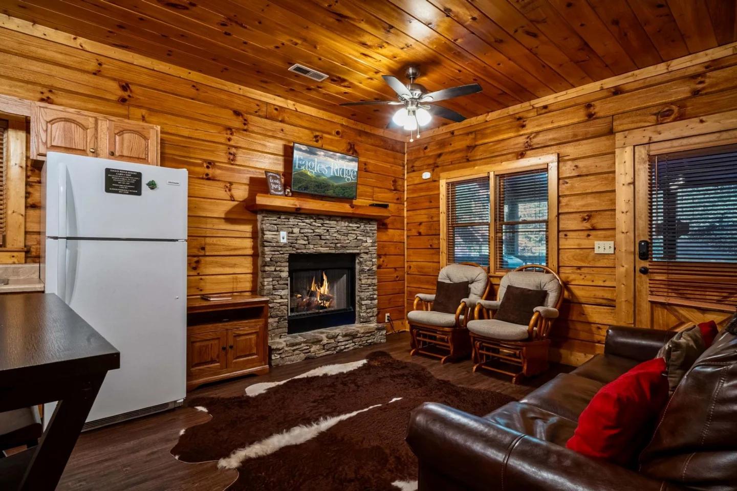 ER97 - Squirrel's Retreat - Close to the action in Pigeon Forge!
