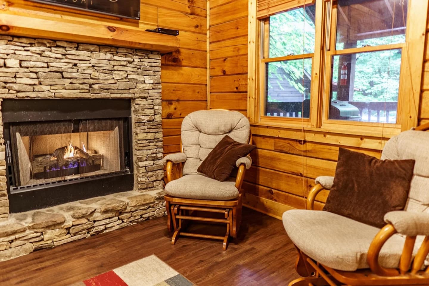 ER97 - Squirrel's Retreat - Close to the action in Pigeon Forge!