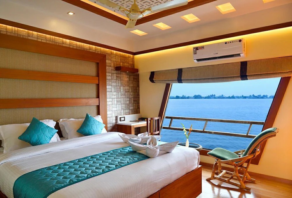 Executive, 2 Kings, Lake View